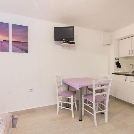 Studio Neva Baška Екстериор снимка