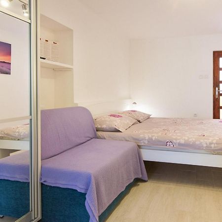 Studio Neva Baška Екстериор снимка