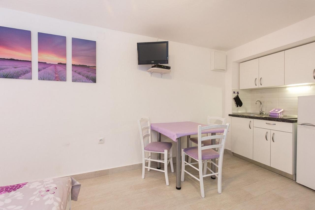Studio Neva Baška Екстериор снимка